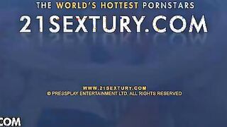 Pretty Schoolgirl  Gets Hung Unit Up Bumhole