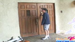 Amazing YoungBabysitter Loves To Ride Throbbing Boner In The Gym