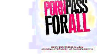 Tattooed Hottie Masturbates Pussy