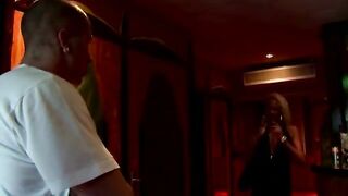 Hooker sucks tourist cock