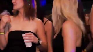 Amateur real cfnm babes get off