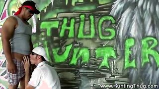 Black gangster sucked by white dude