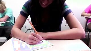 College teens fingers herself in class