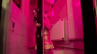 Street walker gives head