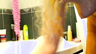 this sexy hot blonde having fun with herself(2).flv