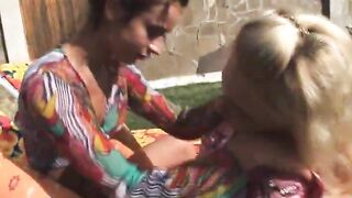 outdoor lezzies toying their pussies