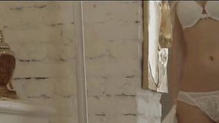 stunning blonde masturbate before camera