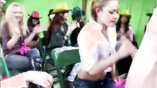 CFNM babes riding the stripper