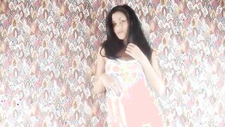 Amazingly skinny body finger