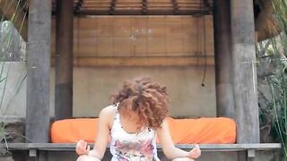 Caprices wet yoga with pink toy