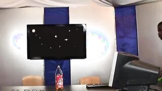 Thick Ebony Honey Gives Blowjob To Trekkie