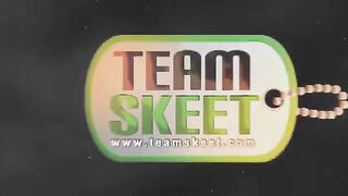 Amateur Brunette Babe Loves Oral And Sex