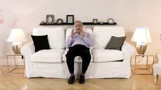 Amateur in stockings gets fucked over on the couch