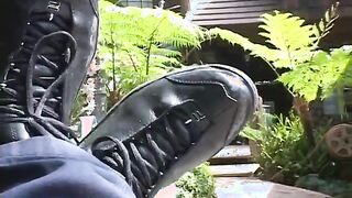 Brazen girl sucks and rides boner