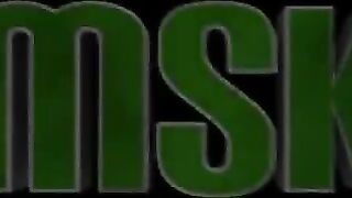 Asian vixen sticks rod in lips and twat