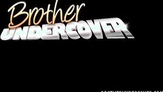 Babe sticks black rod down lips & twat