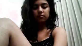 Desi babe showing her big tits