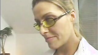 Linda Loves The Taste Of Cock