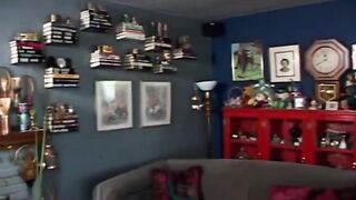 Lezzies work up each other's vaginas