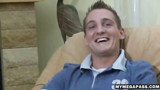 Horny stud wraps his lips tight around a dick