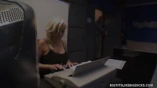 Savannah Gold Fucking A Bald Guy