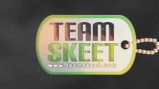 Latina girl screws herself using sex toy