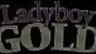 Brown-skinned tranny strokes her butthole with dildo