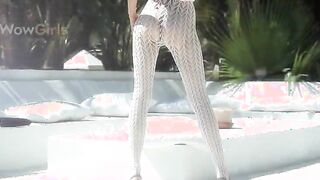 Flirtatious hottie enjoys private dolo session