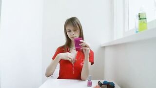 Teen chick loves dildoing her twat