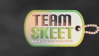 Blonde teen gets her mouth humped