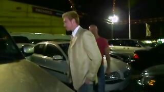 Check this muscley hunk get sucked off