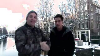 Real hooker gives customer blowjob for money