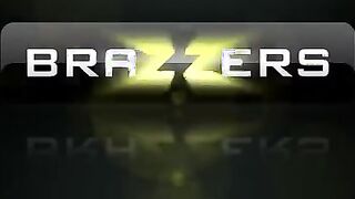 Blonde Rhyse Richards does fellatio & screws throbbing sausage