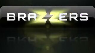 Aroused Wife Fucks Thick Rod Of The Photographer After Her Husband Didn't Show Up For A Pictorial