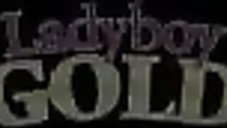 Shemale loves blowing a dick