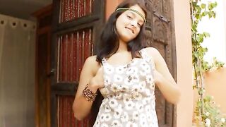 Mysterious eastern babe toying snatch