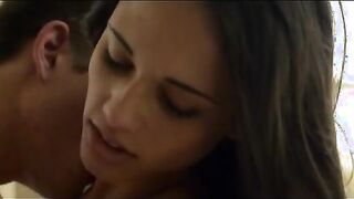 Extremelly hot babe fucked on the bigbed