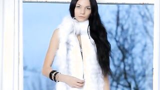 Killer brunett babe in white heels