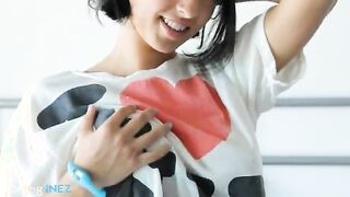 True busty beauty toying wow pussy