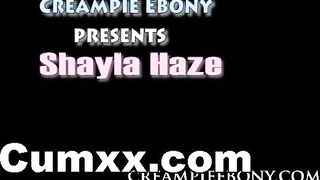 Guy Fingering And Fucking Round Ass Ebony Pussy