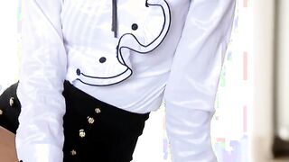 Incredible babe in heels pose snatch