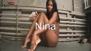 Oiled Ebony Babe Showinng Assets Solo