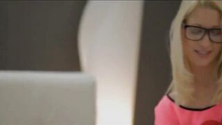 Lezbo teens stimulate each others pussy