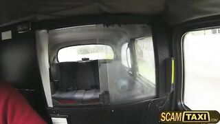 Divorced amateur lady gets laid in taxi and receives a sticky cumshot