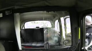 Glamour euro honey Elicia lets the driver screws her pussy inside the taxi