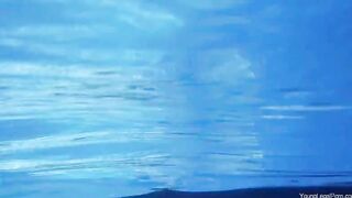 Underwater masturbate of beautiful boobs