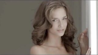 sleek Malena masturbation in heels