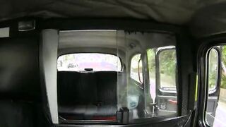 Big boobs hottie Zara gets fucked and jizz showered inside the taxi