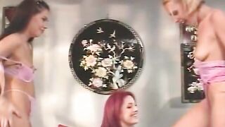 Classy lesbian threesome