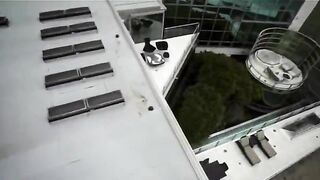 brunett toying her vagina in bathroom